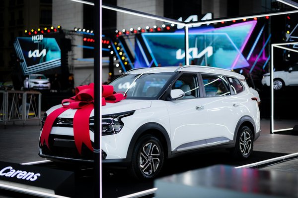 Top longchamp bags to gift for christmas 2025